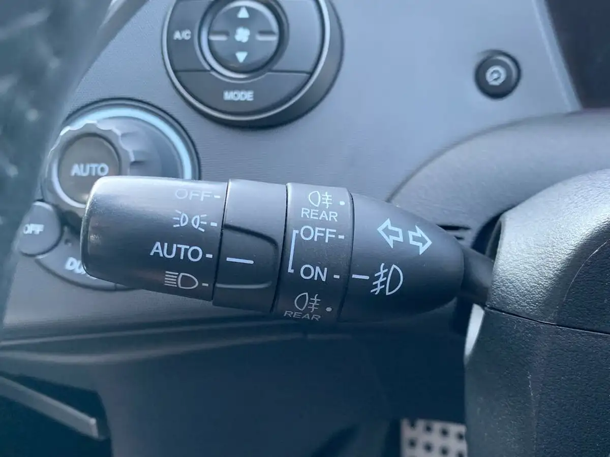 2010-honda-civic-18-es-t-auto-big-37