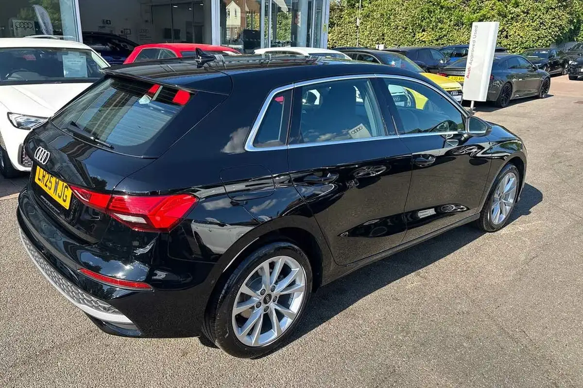 2025-audi-a3-15-40-tfsi-e-sport-big-31