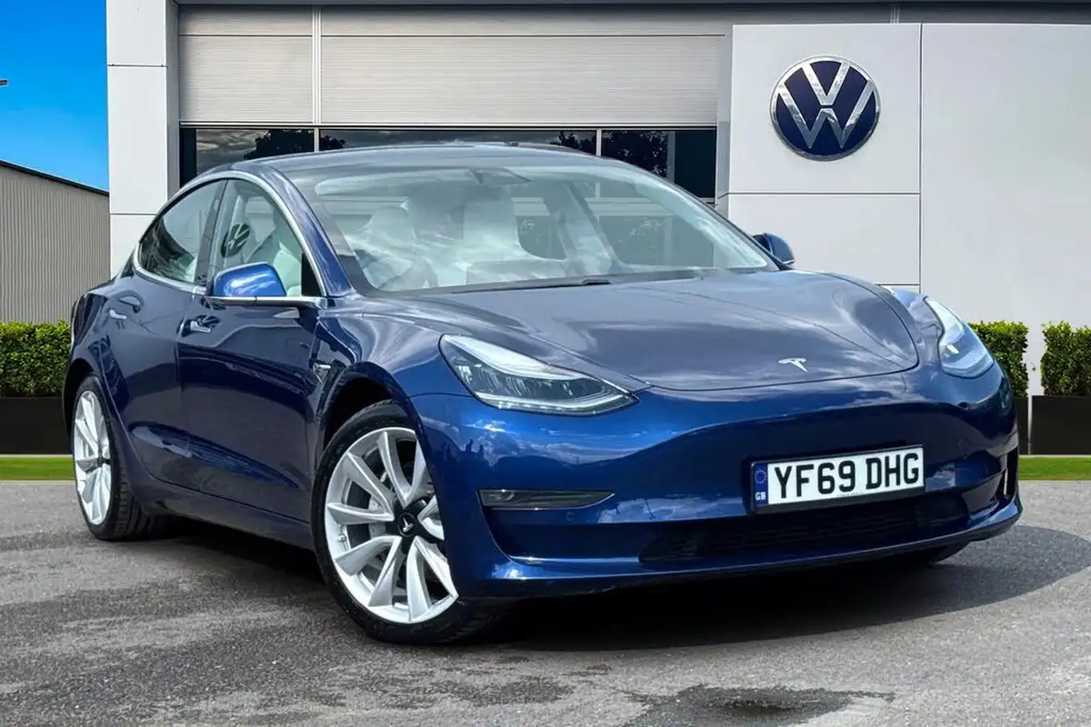 2019-tesla-model-3-e-long-range-4x4-big-0