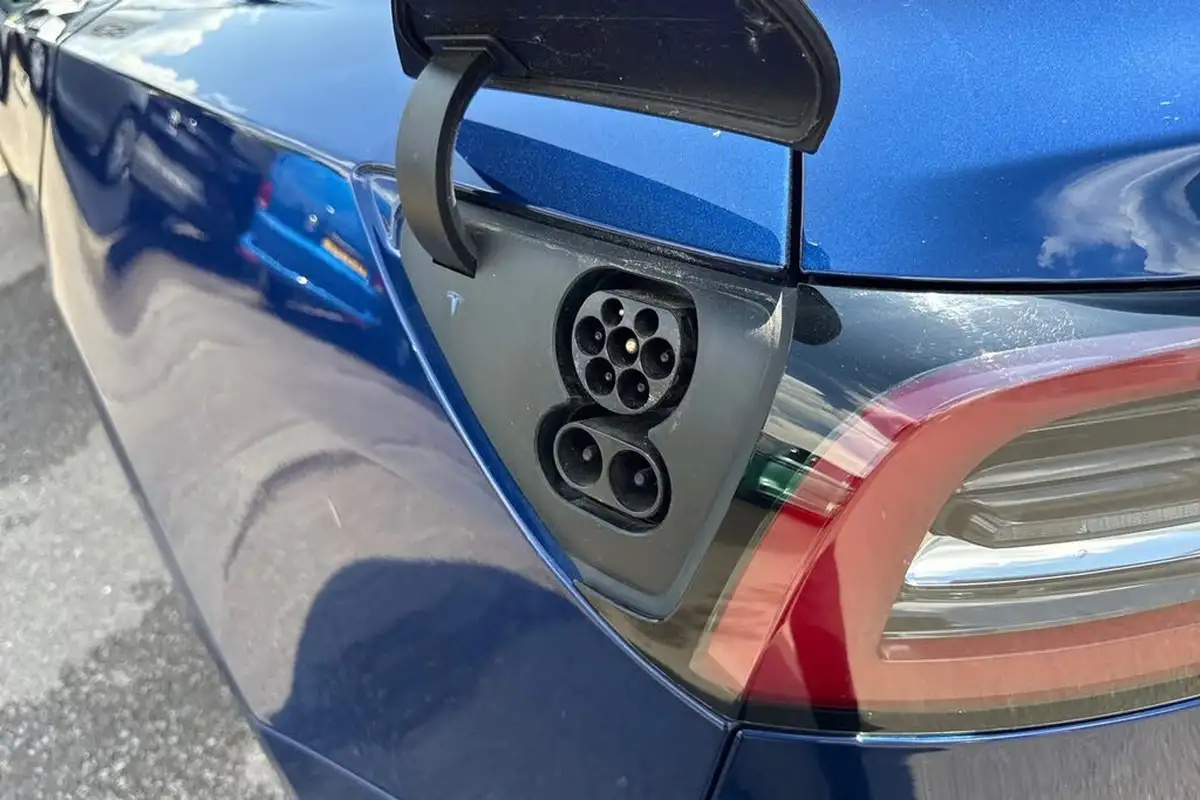 2019-tesla-model-3-e-long-range-4x4-big-24