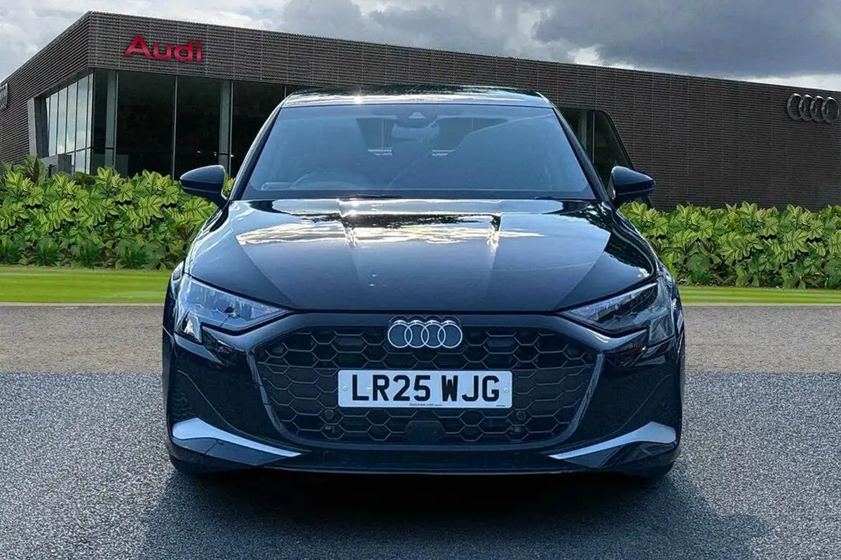 2025-audi-a3-15-40-tfsi-e-sport-big-7