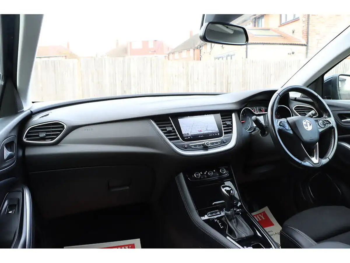 2020-vauxhall-grandland-x-12-sri-nav-auto-big-32