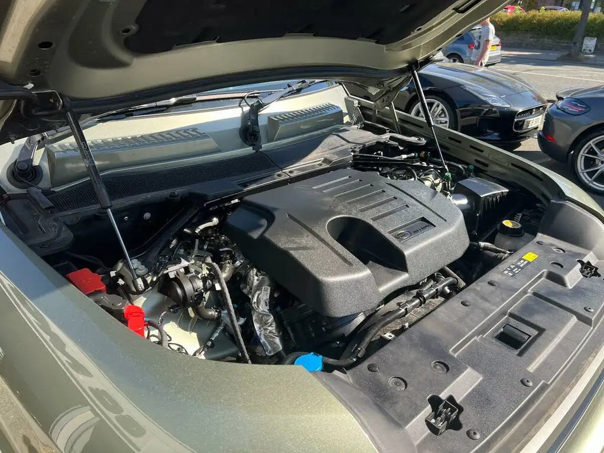 2023-land-rover-130-defender-30-p300-x-dynamic-hse-big-75