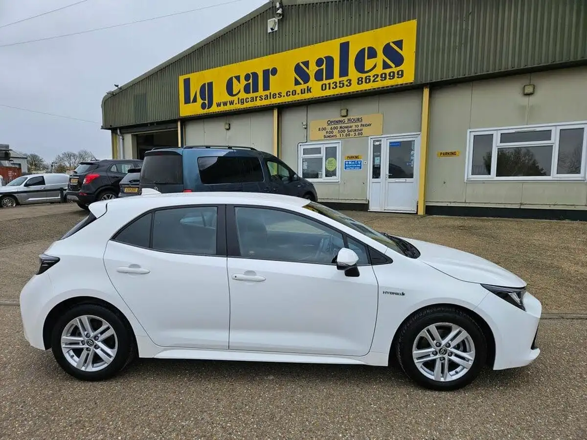 2020-toyota-corolla-18-vvt-i-icon-spare-wheel-hatchback-5d-big-0