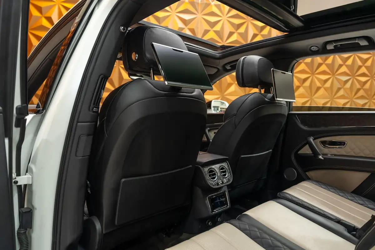 2018-bentley-bentayga-60-w12-big-13