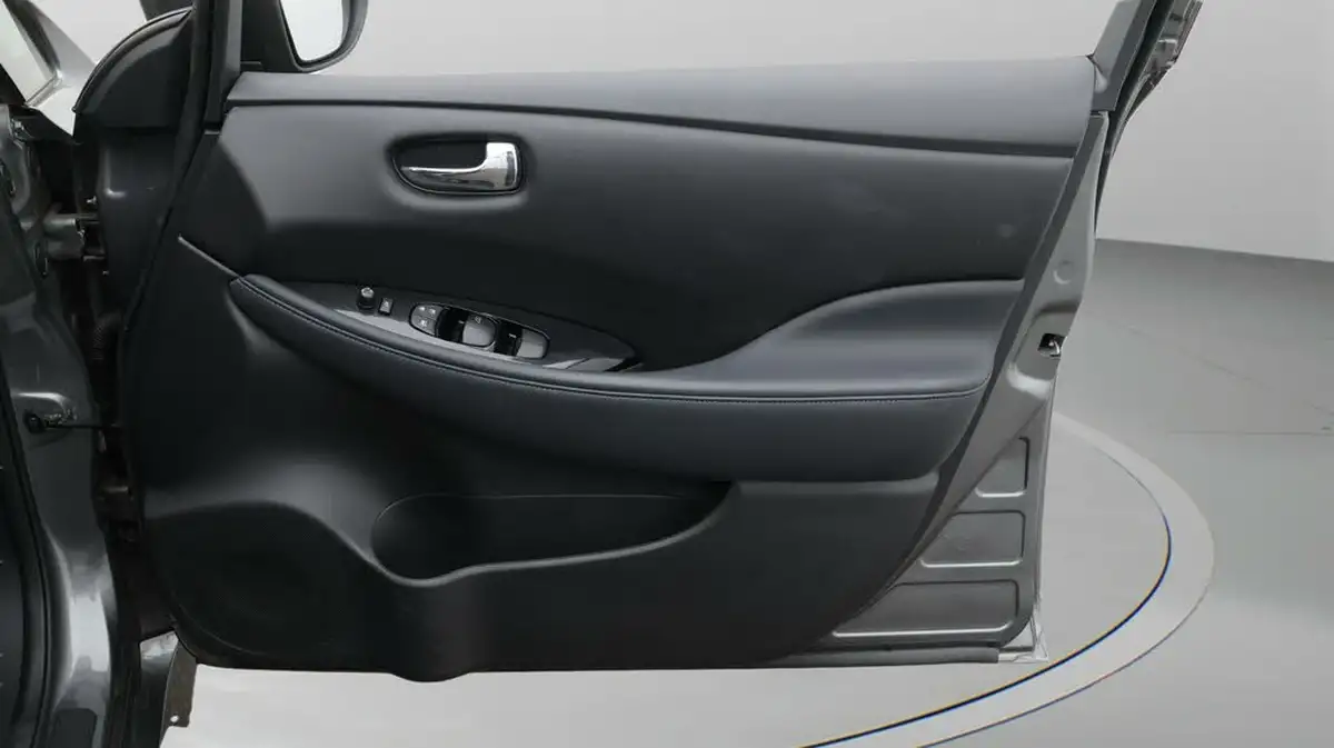 2021-nissan-leaf-e-e-n-connecta-big-15