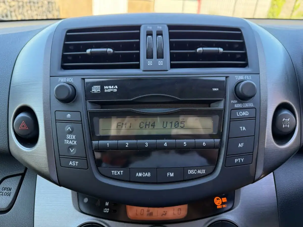 2012-toyota-rav4-22td-xt-r-22d-cat-150bhpawd-auto-big-74