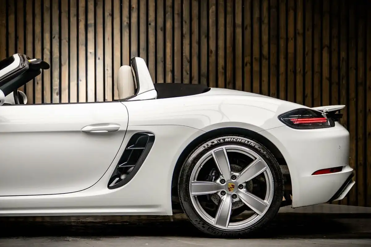 2020-porsche-boxster-718-20-boxster-pdk-big-16