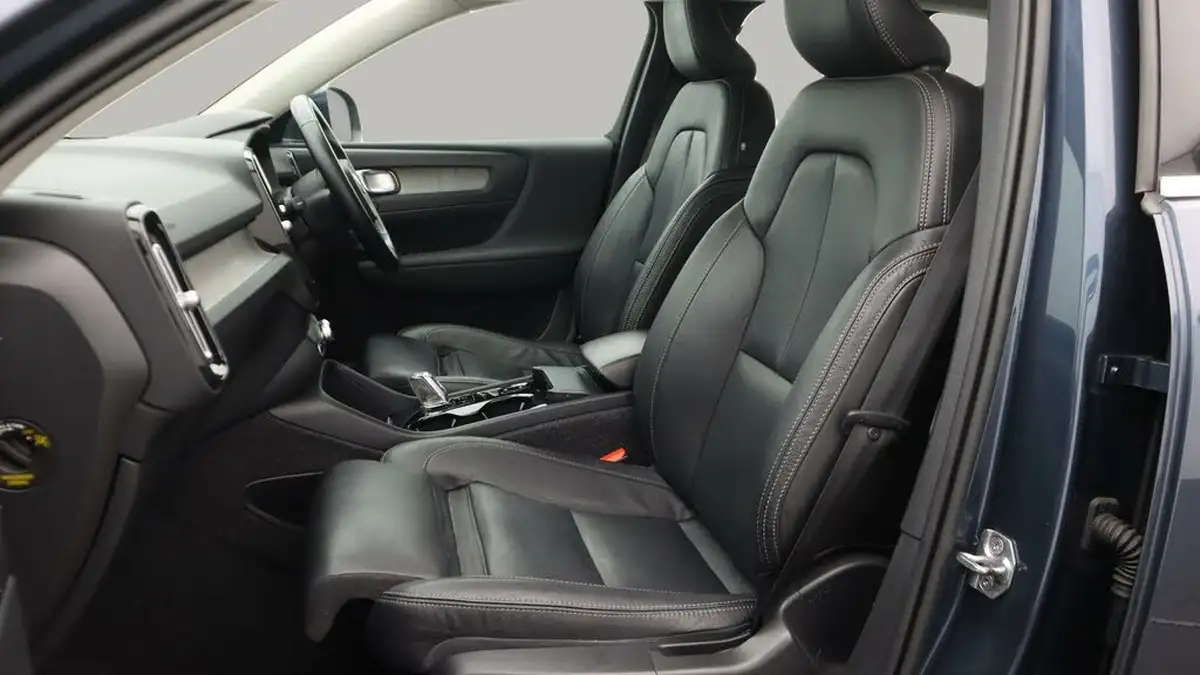 2020-volvo-xc40-20-b4-inscription-pro-big-14