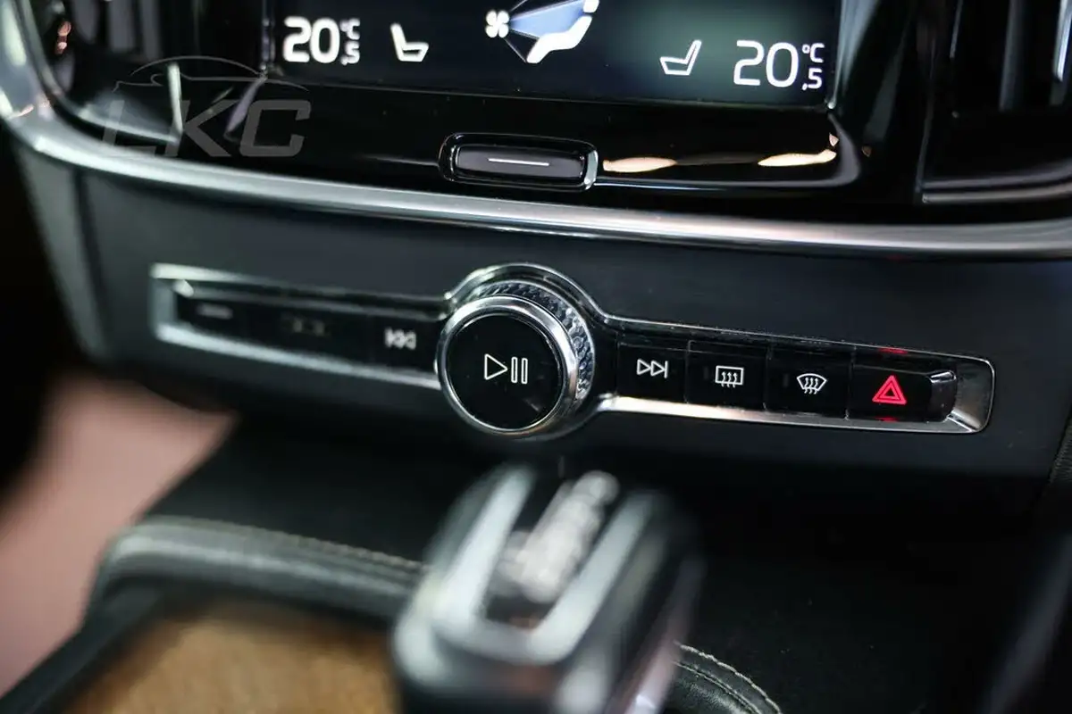 2018-volvo-v90-20td-d5-inscription-4x4-big-30