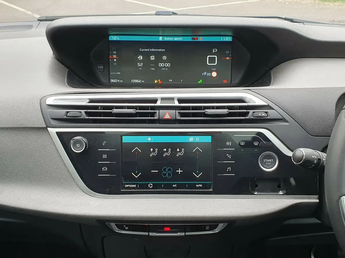2022-citroen-grand-c4-spacetourer-12-puretech-shine-eat8-big-16