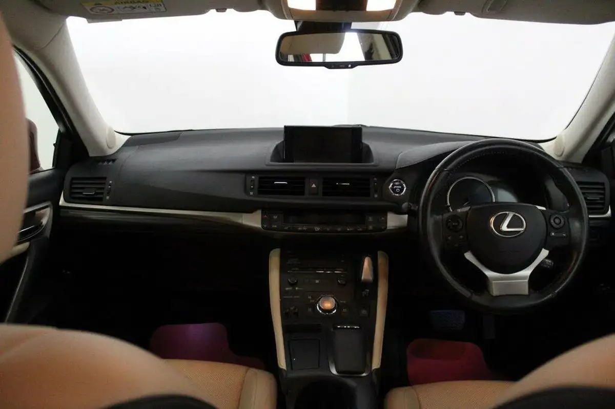 2014-lexus-ct-200h-18-premier-big-26