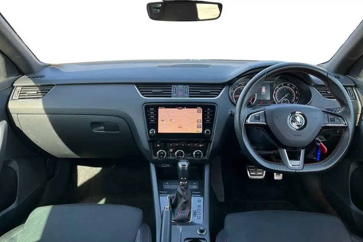 2019-skoda-octavia-20-tsi-vrs-estate-dsg-big-9