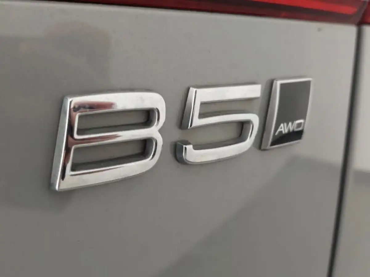 2023-volvo-xc60-20-b5-plus-big-11