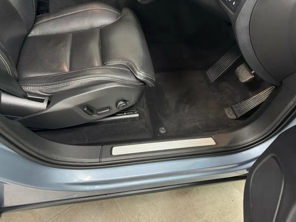 2018-volvo-xc60-20-t8-inscription-pro-390bhp-twin-engine-big-39