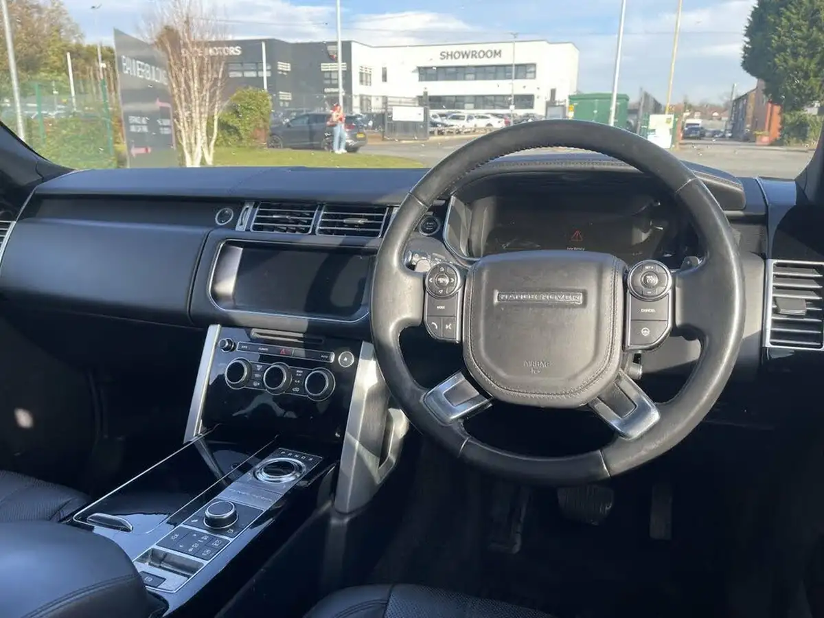 2018-land-rover-range-rover-30tdv6-vogue-big-14