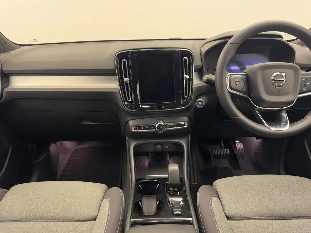 2023-volvo-xc40-20-b3-plus-big-13