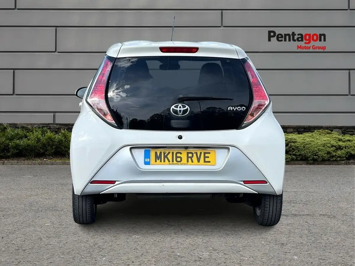 2016-toyota-aygo-10-vvt-i-x-pure-5d-big-13