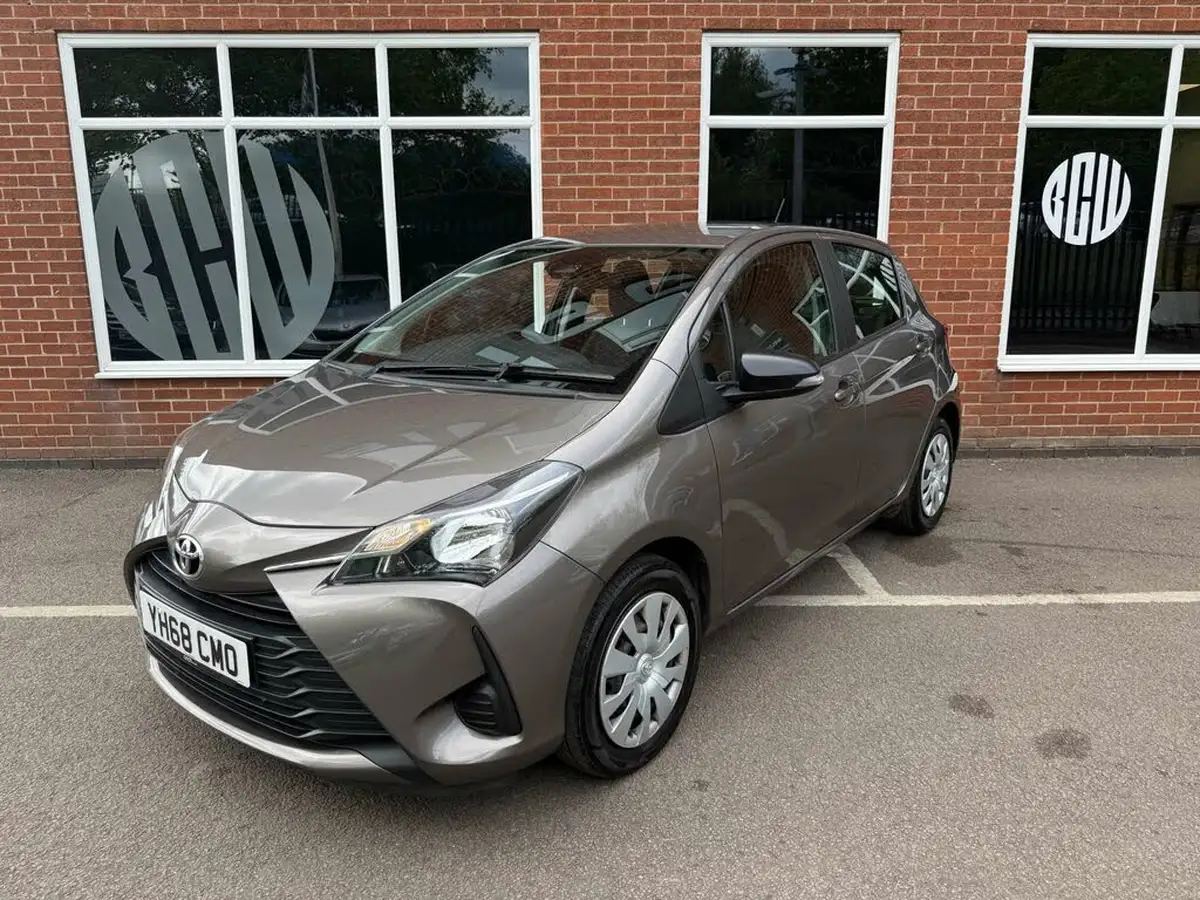 2018-toyota-yaris-10-vvt-i-active-71bhp-big-1