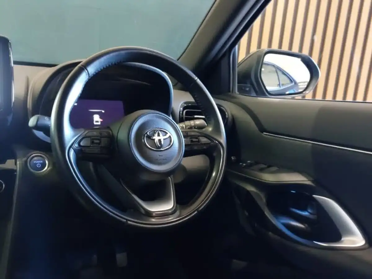 2022-toyota-yaris-cross-15-vvt-i-design-big-9