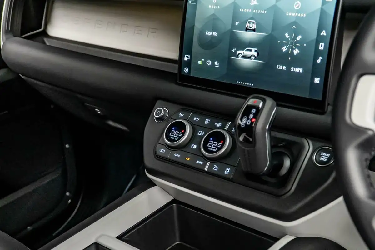 2025-land-rover-90-defender-30-d250-hard-top-x-dynamic-se-90-250pseu6e-big-33