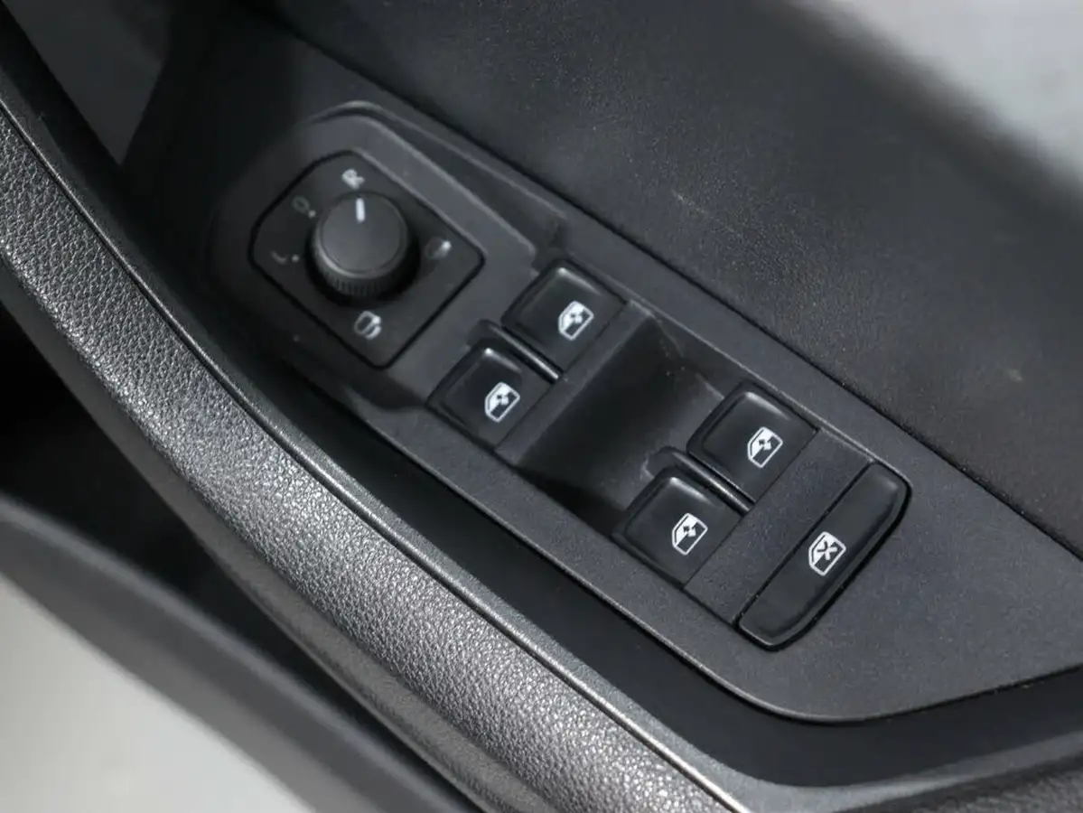 2023-skoda-karoq-15-tsi-se-drive-dsg-big-36