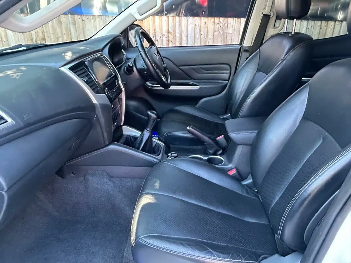 2021-mitsubishi-l200-22di-d-barbarian-big-18