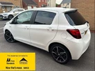 2016-toyota-yaris-15-vvt-i-design-hybrid-small-2