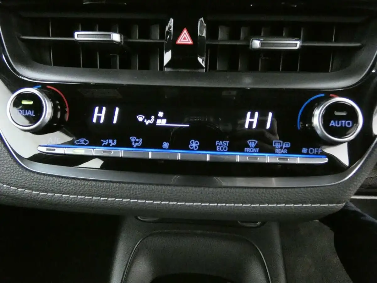 2021-toyota-corolla-18-vvt-i-icon-tech-spare-wheel-touring-sports-5d-big-12