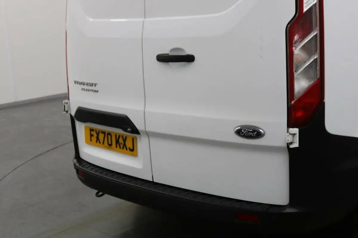 2020-ford-transit-custom-20tdci-280-l1h1-leader-105pseu6dt-panel-van-big-64