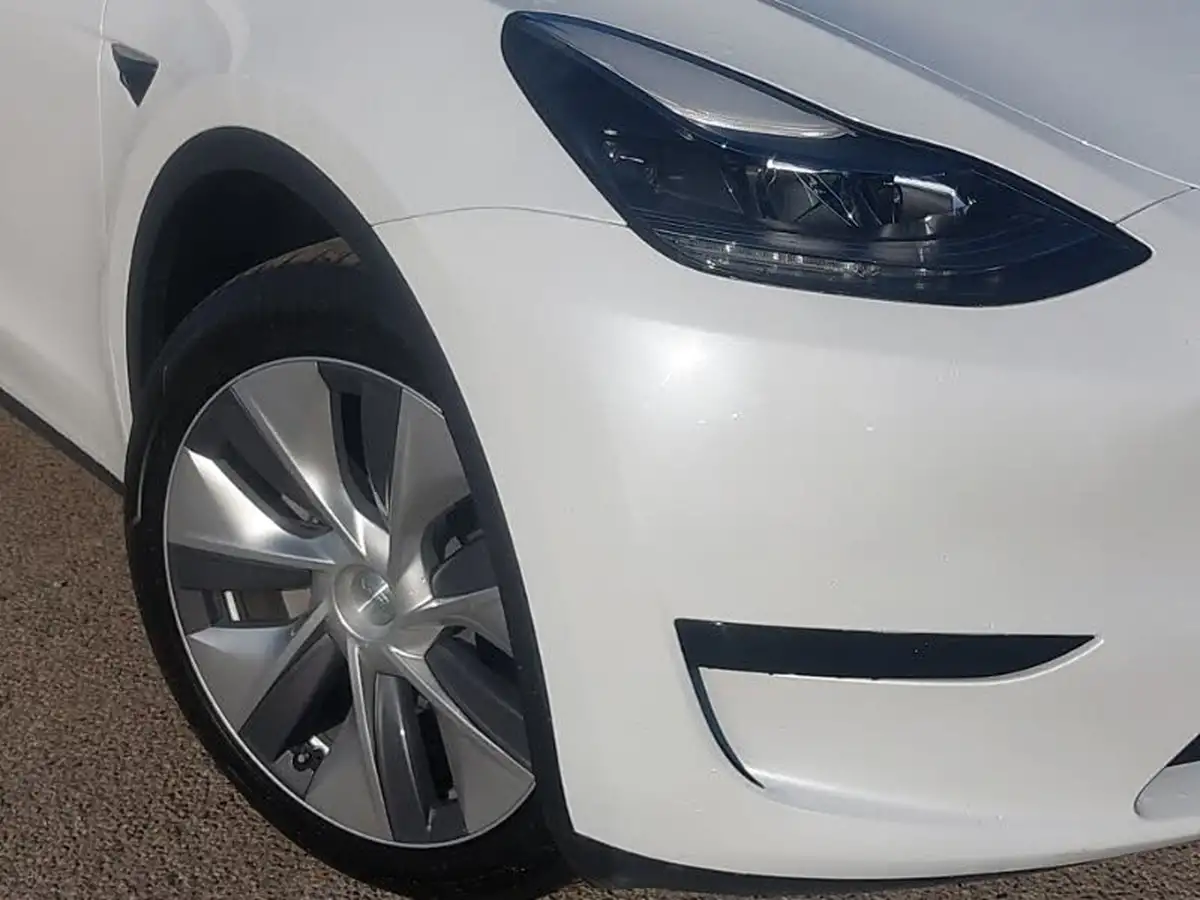 2023-tesla-model-y-e-rwd-big-8