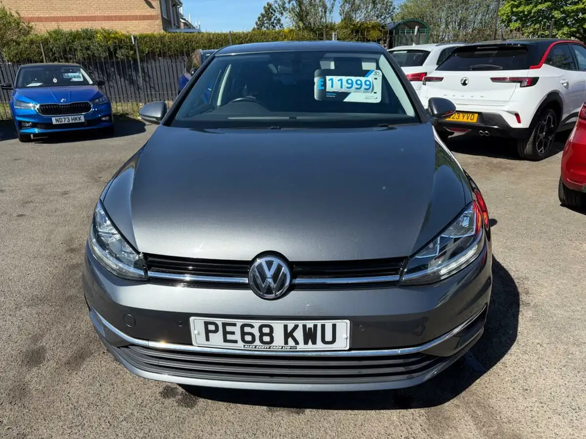 2018-volkswagen-golf-10-tsi-se-115ps-hatchback-5d-big-1