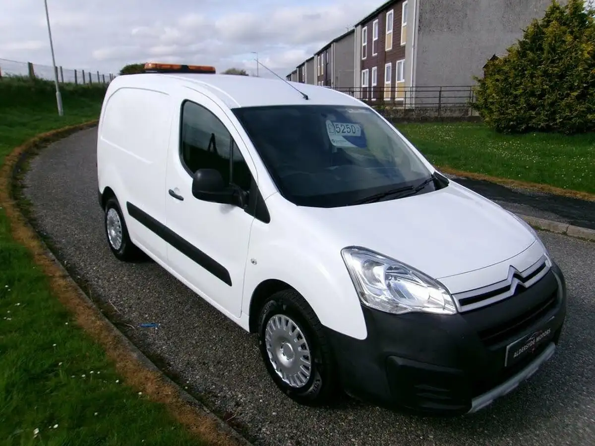 2016-citroen-berlingo-16td-l1-625-xtr-16hdi-90-panel-big-2