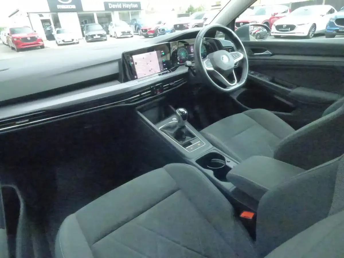 2020-volkswagen-golf-15-tsi-style-130ps-hatchback-big-13