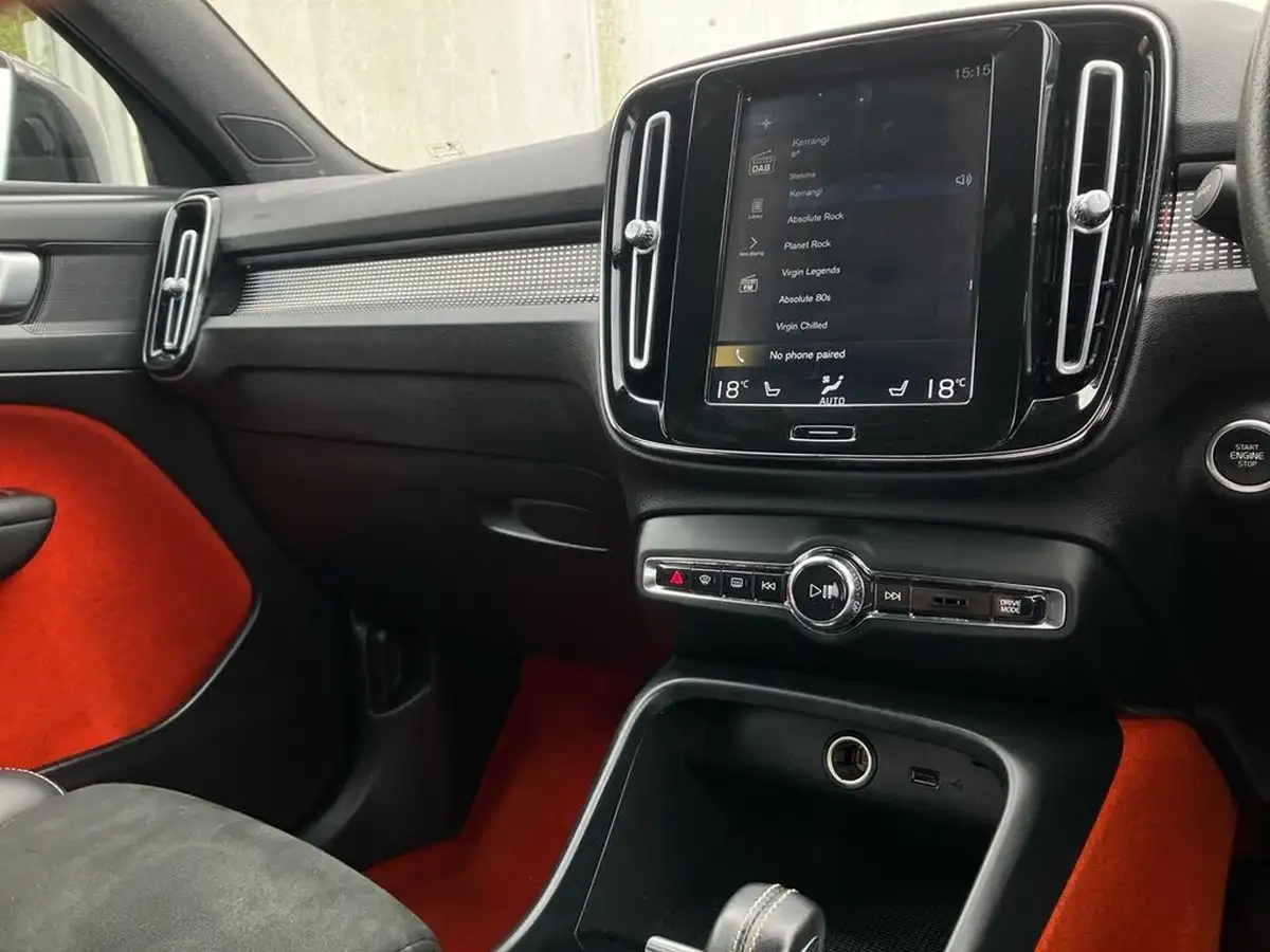 2019-volvo-xc40-20-t4-r-design-pro-awd-big-16