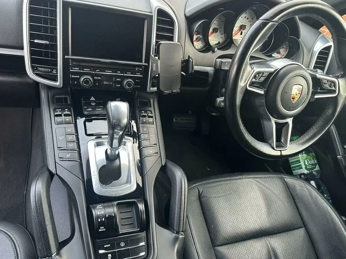 2015-porsche-cayenne-30td-big-1
