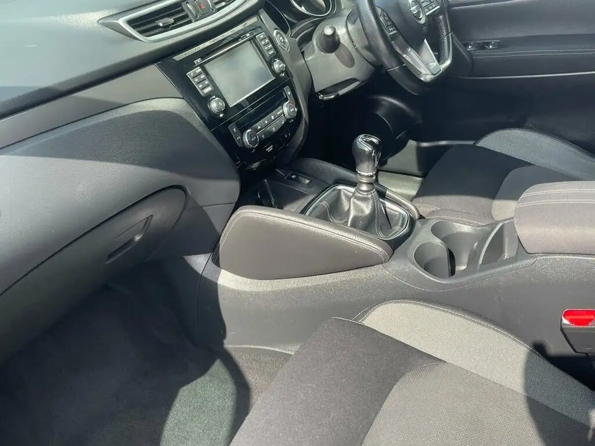 2017-nissan-qashqai-16dci-n-connecta-big-35