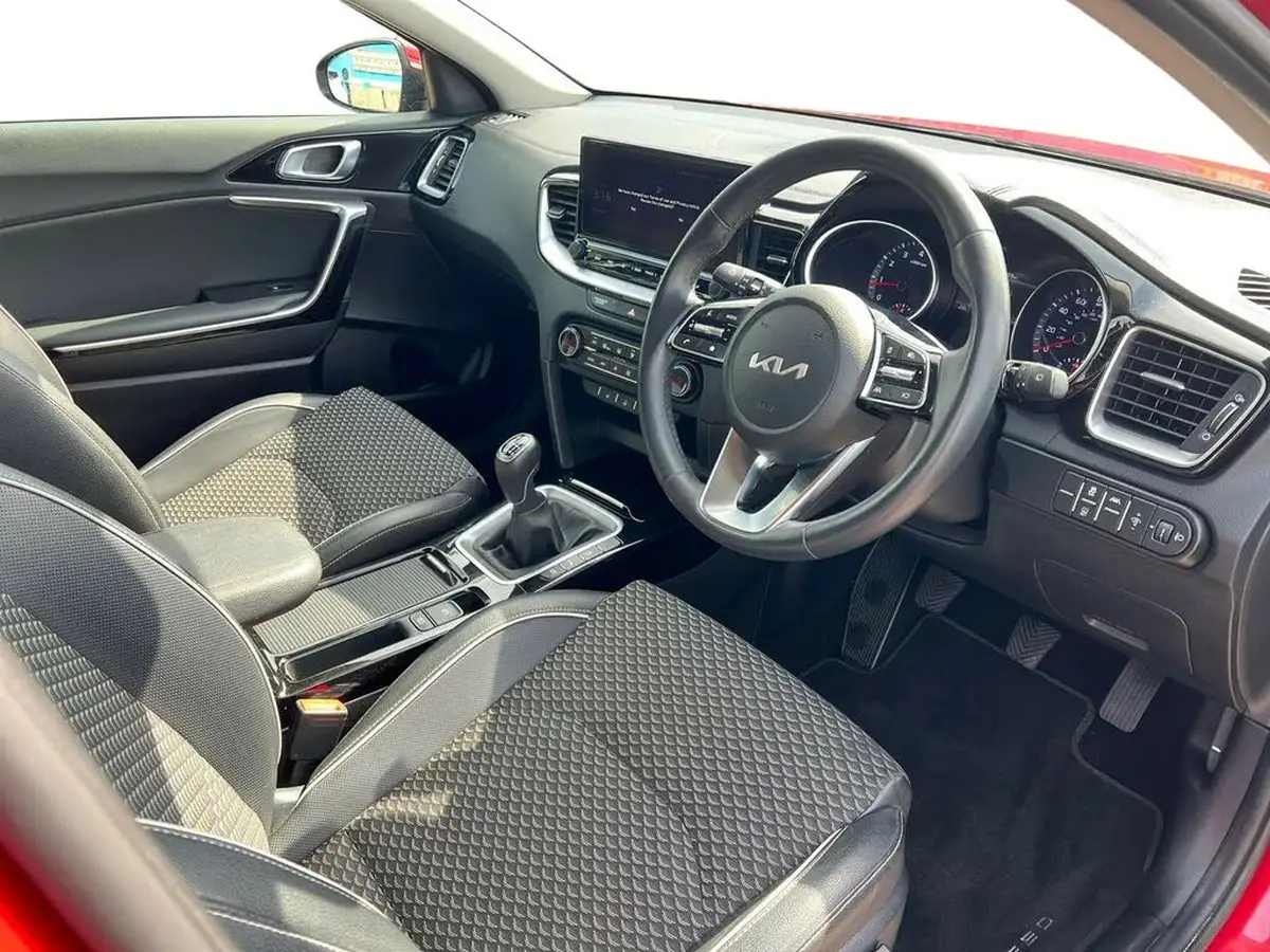 2023-kia-xceed-15-t-gdi-3-158bhp-big-9