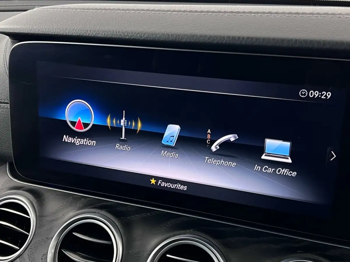 2019-mercedes-benz-e-class-20d-e220d-amg-line-edition-saloon-4d-big-25