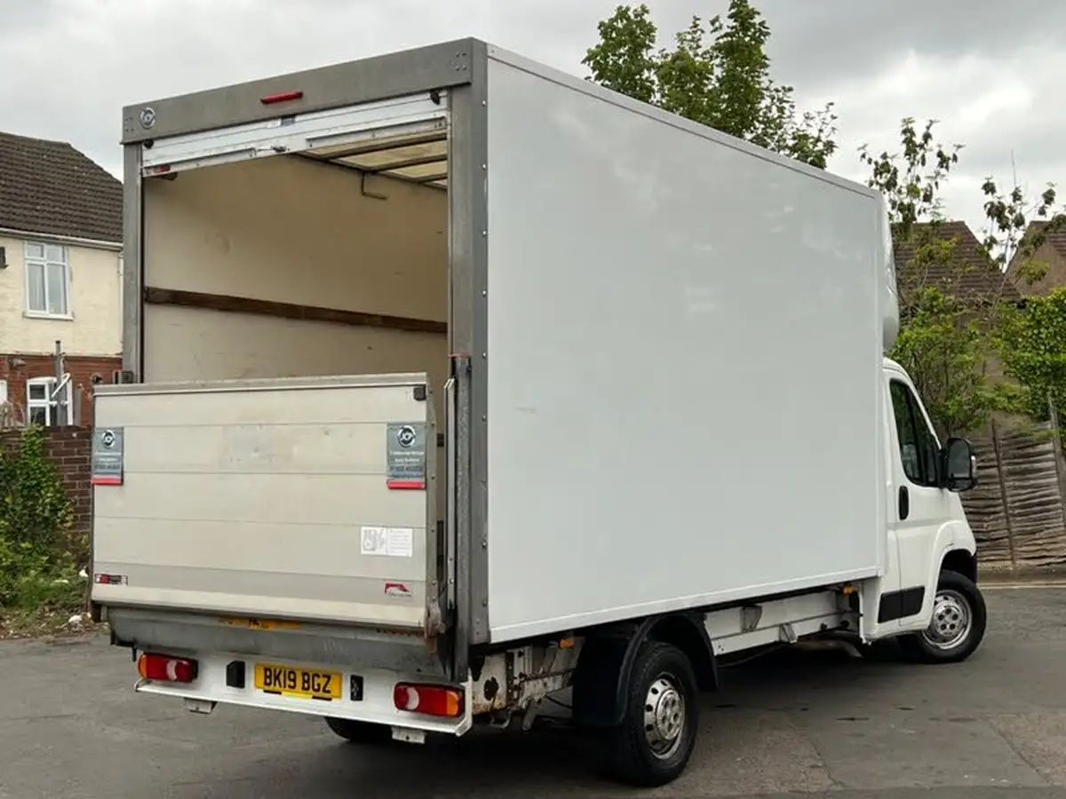 2019-peugeot-boxer-20-bluehdi-335-l4-luton-bfb-big-27