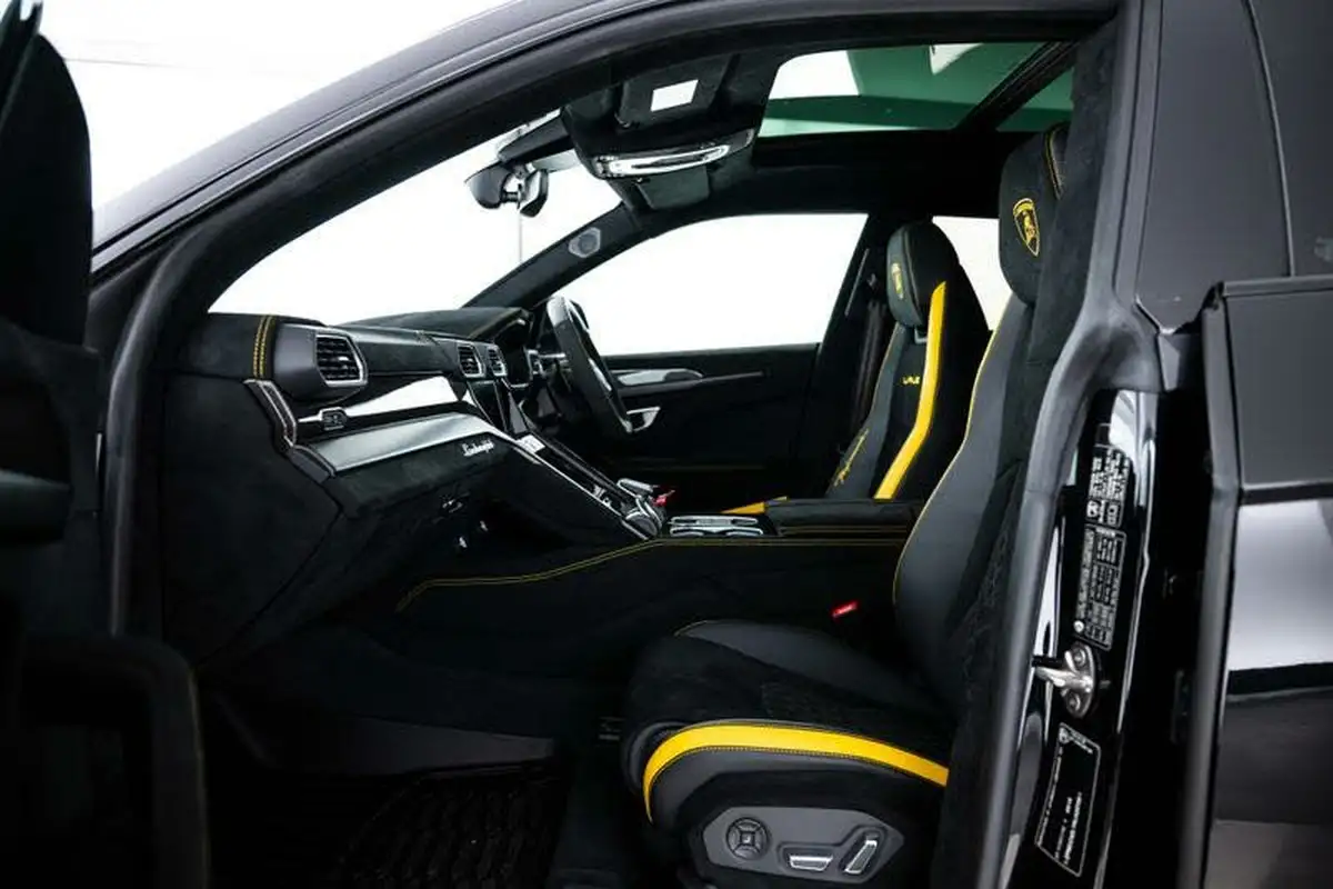 2024-lamborghini-urus-40-no-trim-big-5