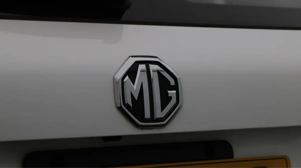 2022-mg-hs-15t-gdi-excite-162ps-dct-big-21