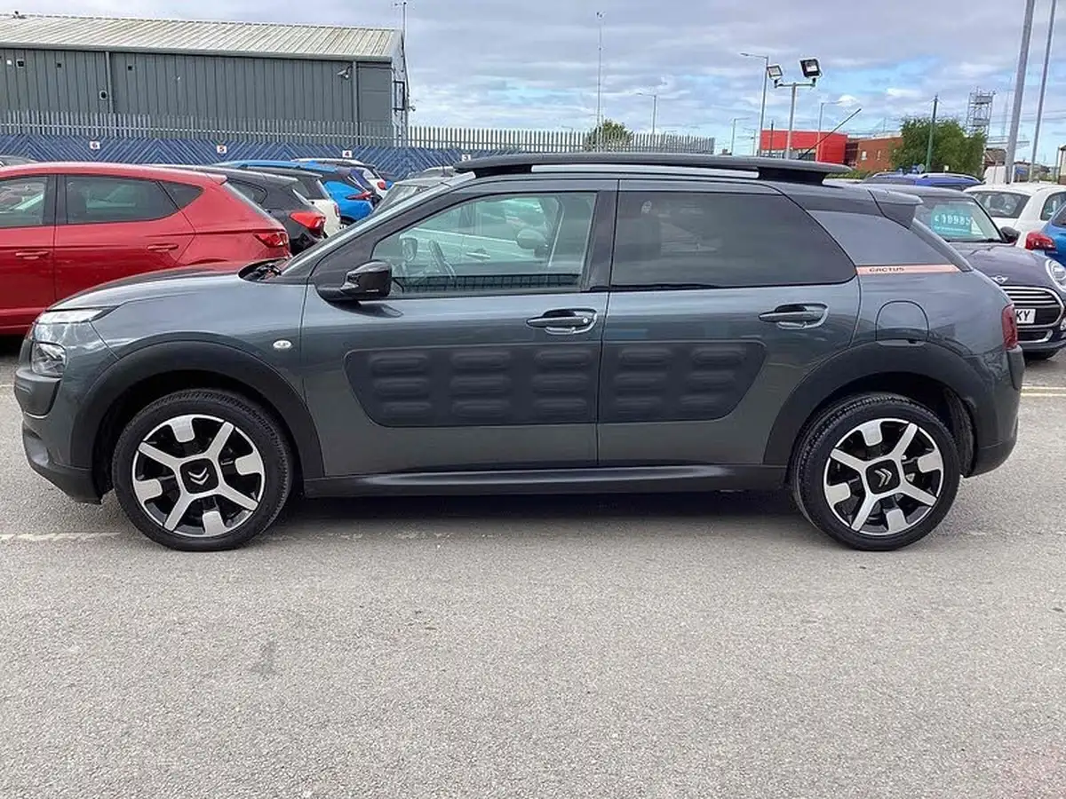 2016-citroen-c4-cactus-16bluehdi-flair-big-12