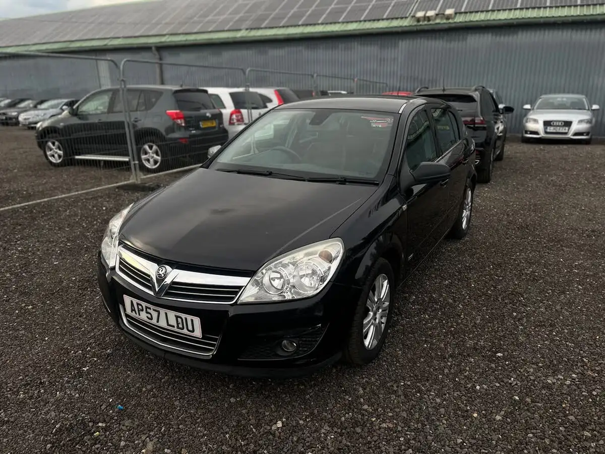 2008-vauxhall-astra-18-design-hatchback-5d-auto-big-3