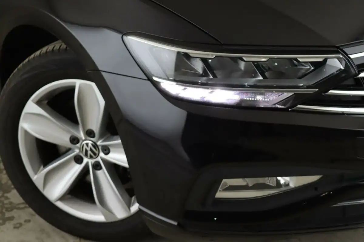 2020-volkswagen-passat-20tdi-se-nav-150ps-saloon-4d-dsg-big-8