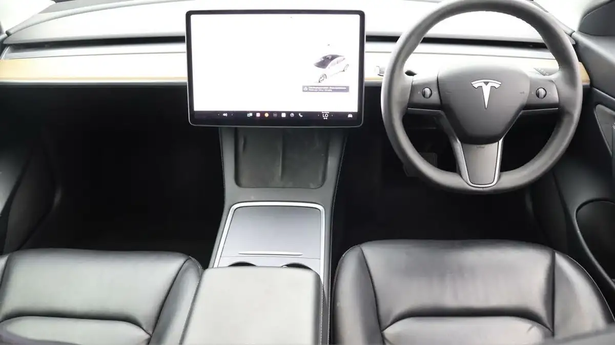 2020-tesla-model-3-e-long-range-big-12