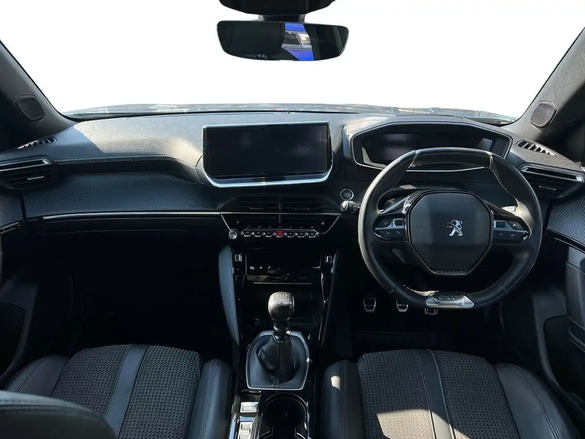 2020-peugeot-2008-suv-12-puretech-gt-line-big-9