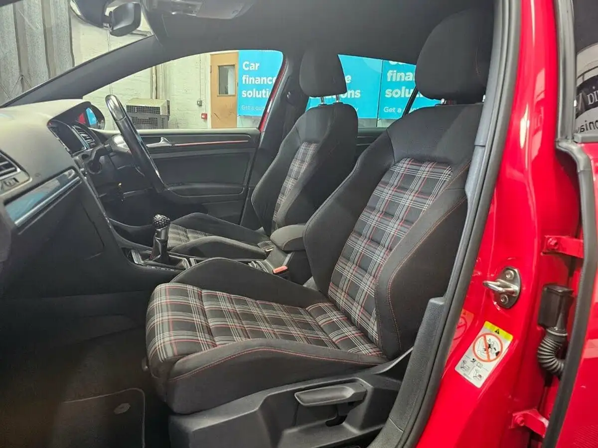 2018-volkswagen-golf-20-tsi-gti-performance-ss-5d-big-17