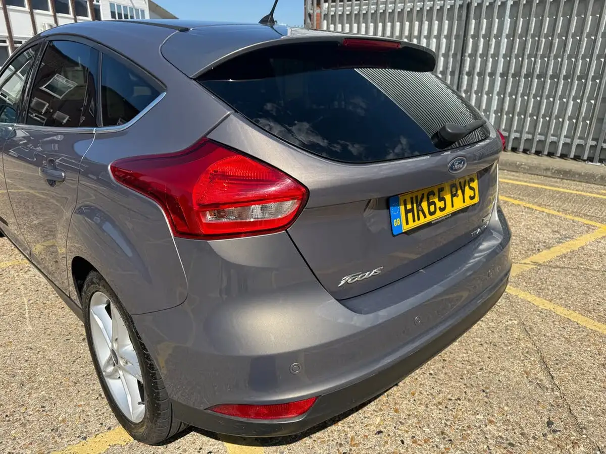 2015-ford-focus-10t-titanium-125ps-hatchback-big-10