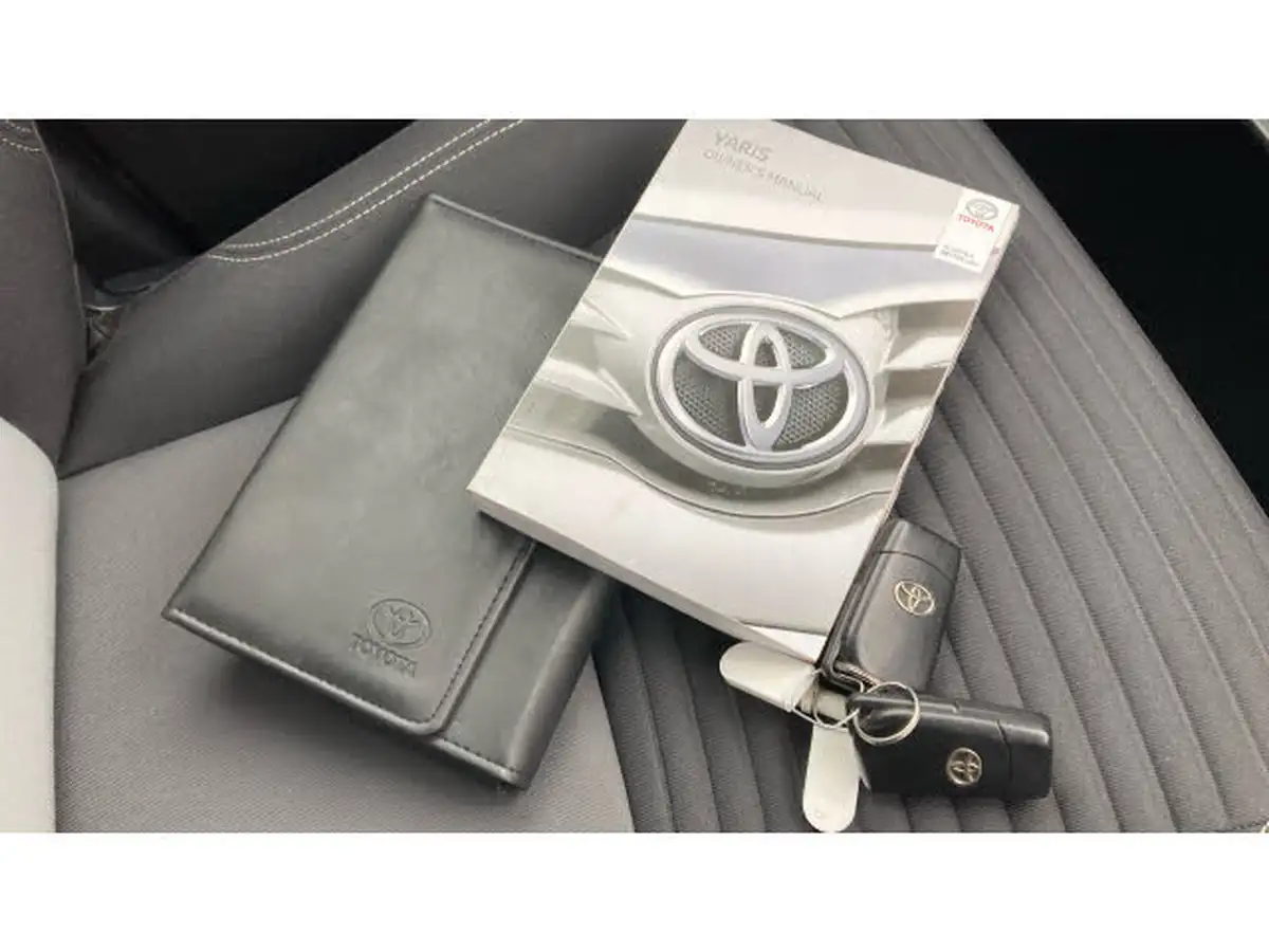 2017-toyota-yaris-15-vvt-i-icon-111bhp-big-18